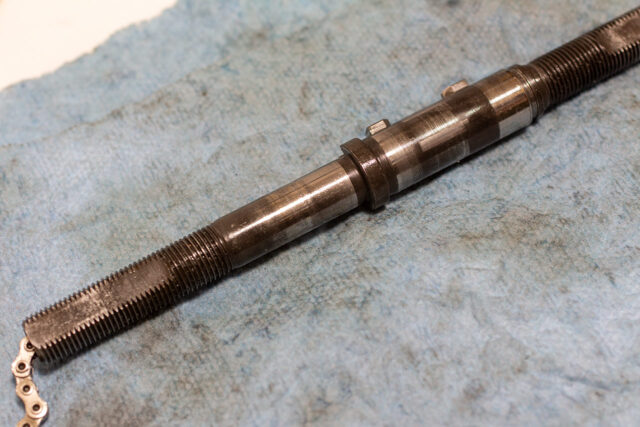 Sturmey Archer SRF5 axel